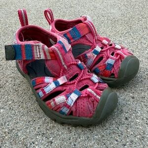 Keen Newport H2 Toddler Kids Size 4 pink Closed Toe Sandals Water Hiking Shoes